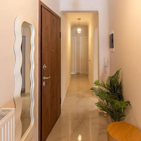 Modern 2br With Balcony - Agia Sofia Διαμέρισμα