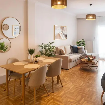 Modern 2br With Balcony - Agia Sofia Διαμέρισμα